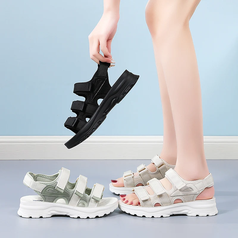 how should sandals fit